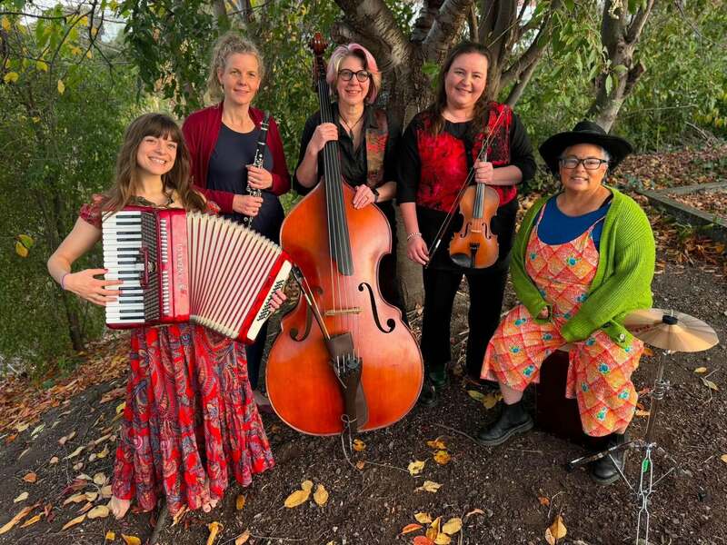 The Klezmer Sisters